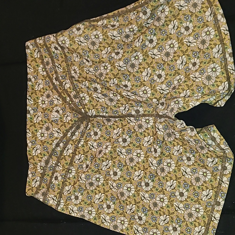 BUFFBUNNY Floral Patterned Women's Shorts - Picture 4 of 5